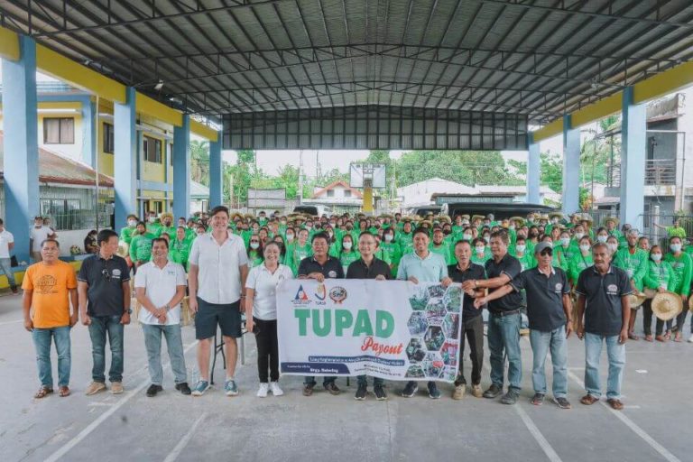 DOLE-TUPAD Pay-out in Balaring, Silay - November 12, 2022.