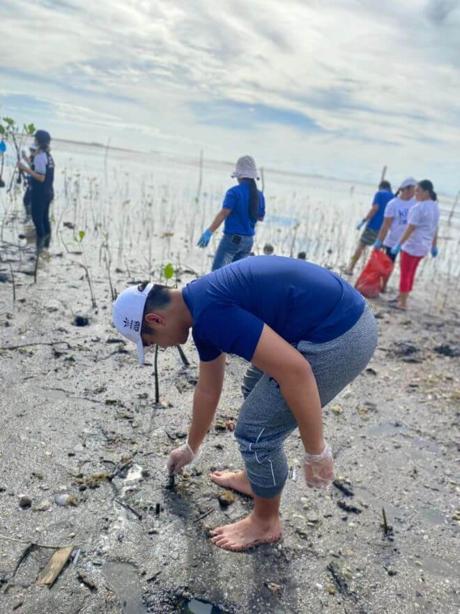 Metro Third District Office goes Magrove Planting!