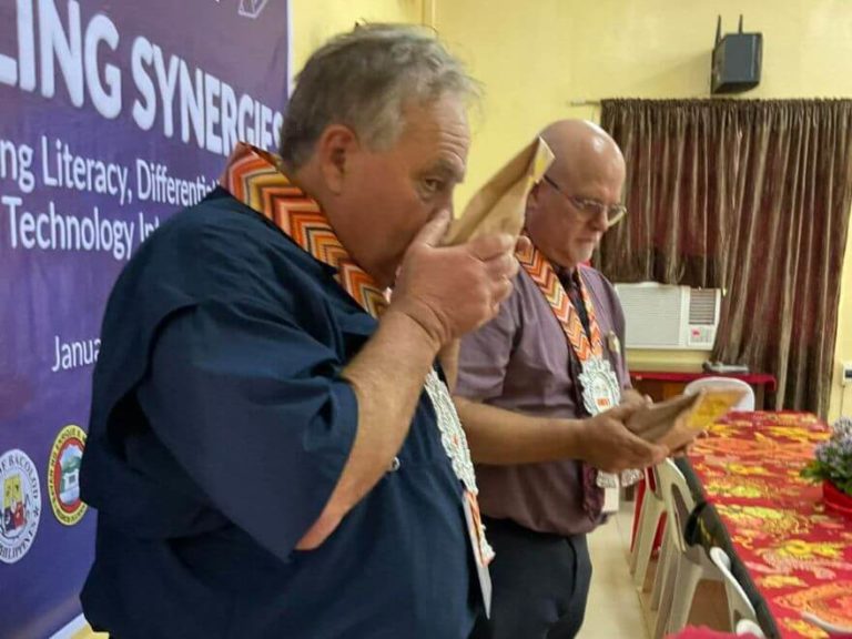 Unveiling Synergies workshop at E.B. Magalona Elementary School, led by U.S. Embassy - RELO trainers Jeff Wheatley and Steve Wachter.